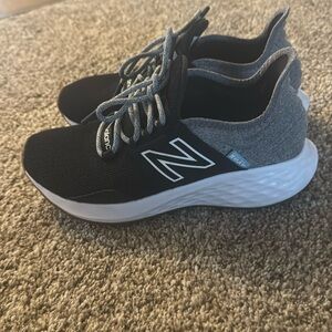 Women’s New Balance Fresh Foam ROAV V1 sneaker
